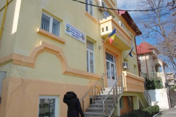 60 de elevi, premiaţi de ISJ